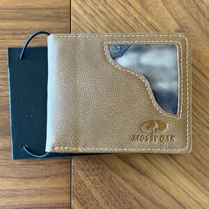 Mossy Oak Brown Leather Camo Corner Bifold Wallet NWT